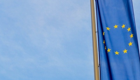 KE miraton paketen e ndihmes per rritjen e cmimit te energjise
